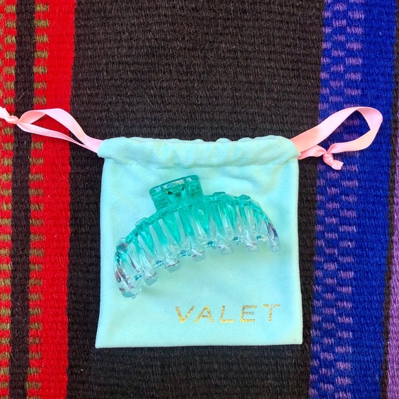 Valet Studio Callie Clip in aqua - Picture 5 of 5